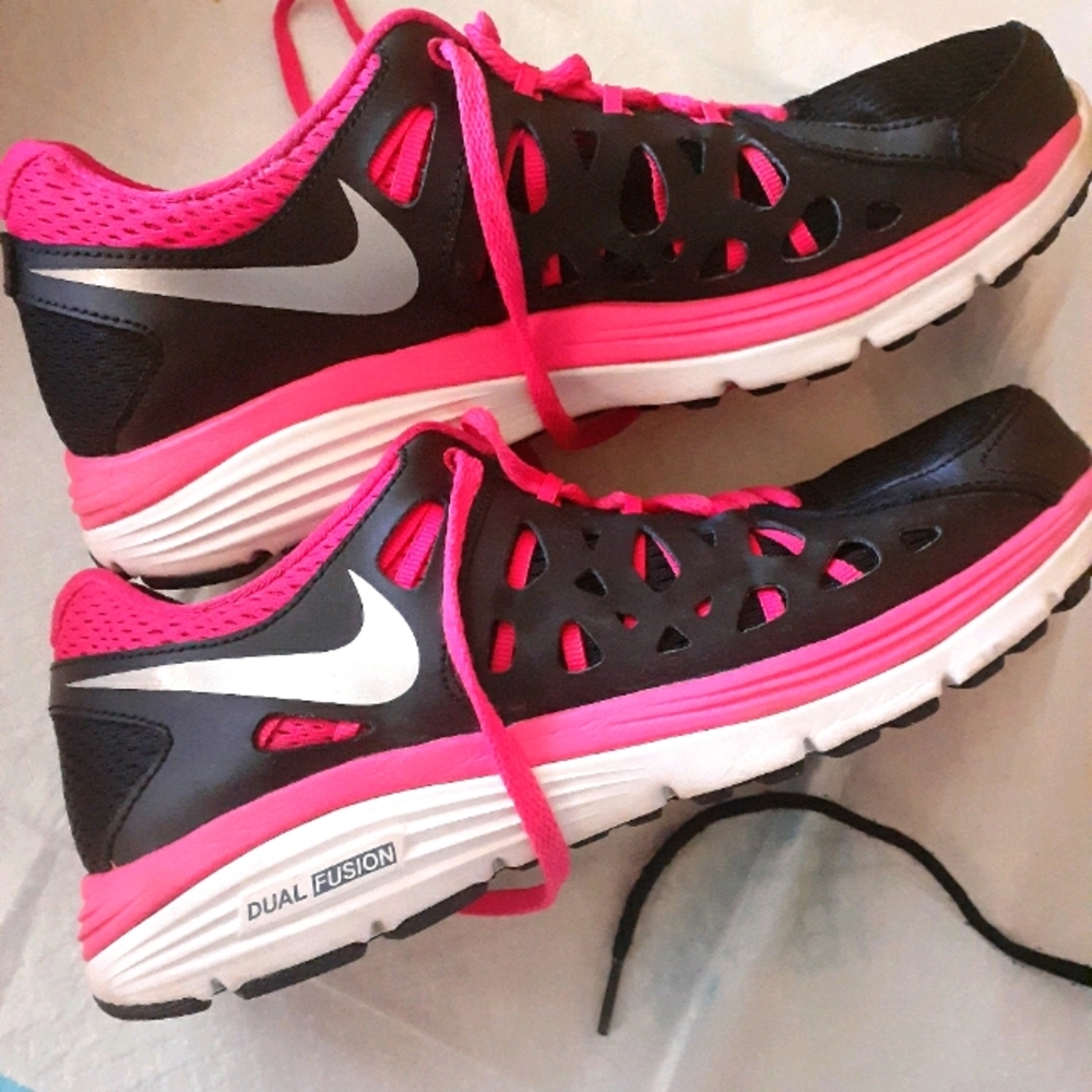 Nike Dual Fusion Run 2 sneakers